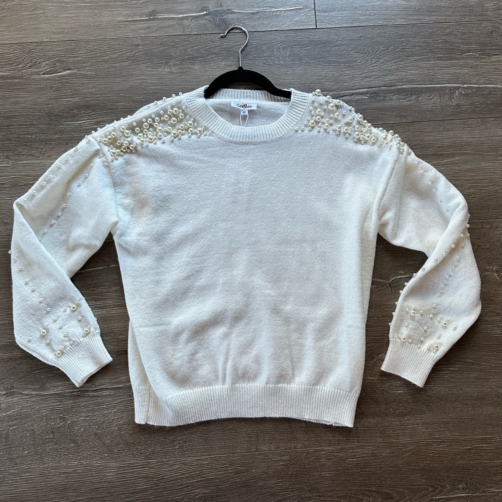 Pearl Embellished holiday party soft sweater size medium